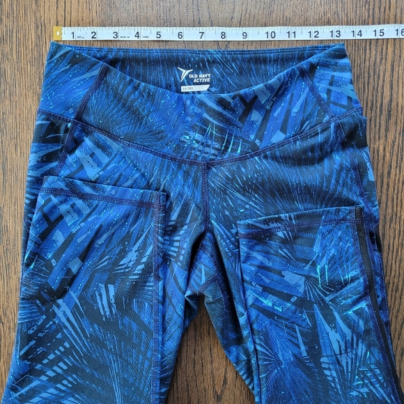 Old Navy Go Dry Active Compression Blue Palm Cropped Leggings Size Women Medium - Picture 5 of 11